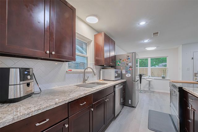 12602 Westleigh Drive, Houston, TX 77077
