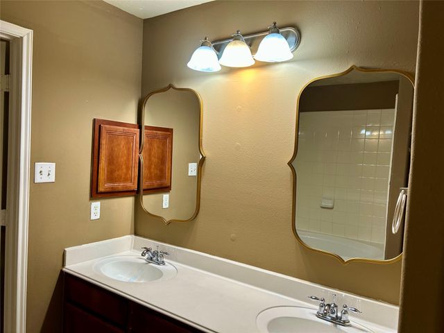 10806 Tobar Falls Circle, Houston, TX 77064