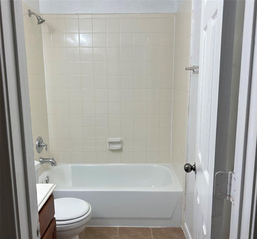 10806 Tobar Falls Circle, Houston, TX 77064