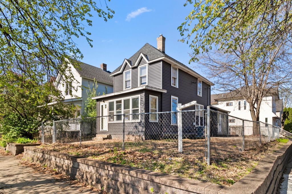 1852 Quincy Street NE, Minneapolis, MN 55418