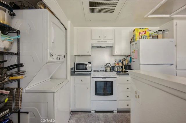 3709 Country Oaks Loop E, Ontario, CA 91761