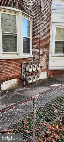 902 HIGHLAND AVE, Chester, PA 19013