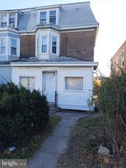 902 HIGHLAND AVE, Chester, PA 19013