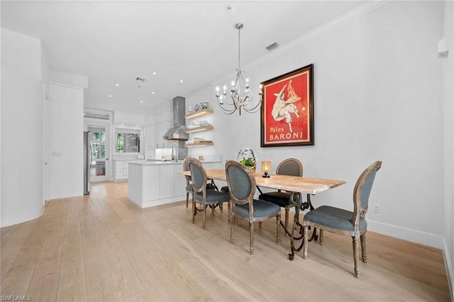 443 8th AVE S 104, Naples, FL 34102