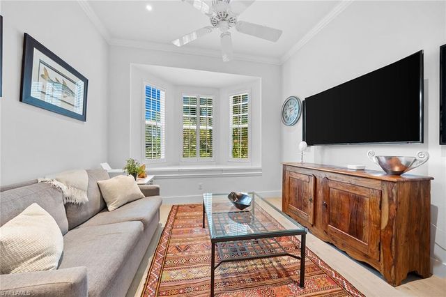 443 8th AVE S 104, Naples, FL 34102