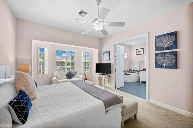 443 8th AVE S 104, Naples, FL 34102