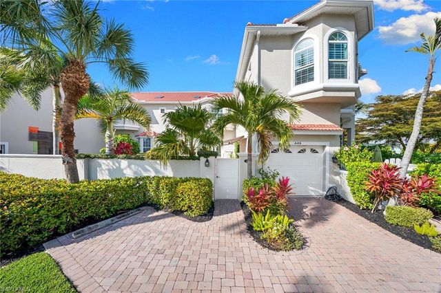 443 8th AVE S 104, Naples, FL 34102