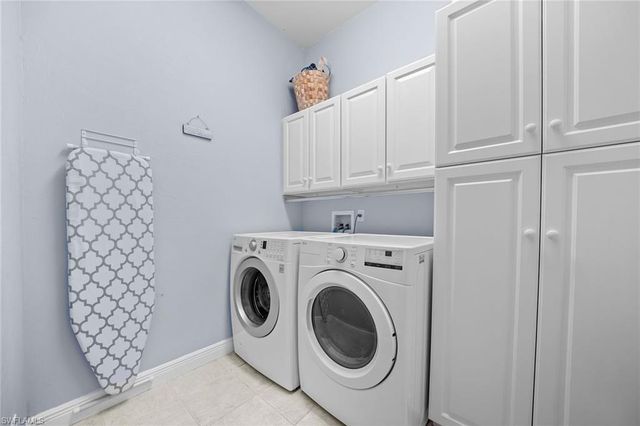 443 8th AVE S 104, Naples, FL 34102