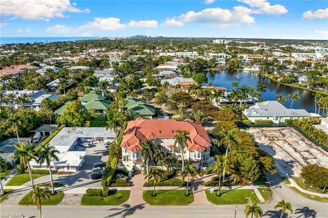 443 8th AVE S 104, Naples, FL 34102