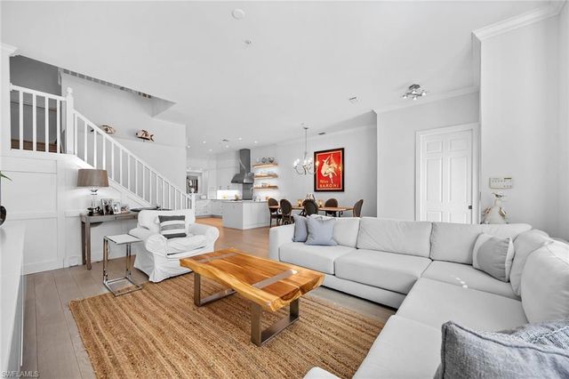 443 8th AVE S 104, Naples, FL 34102