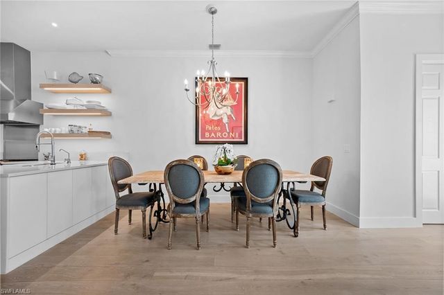 443 8th AVE S 104, Naples, FL 34102