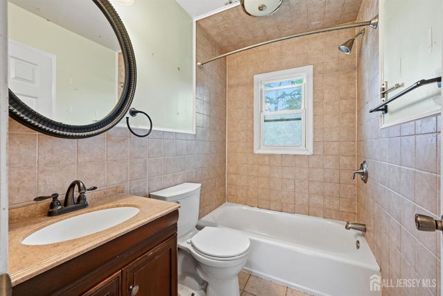 42 Brookwood Road, Spotswood, NJ 08884