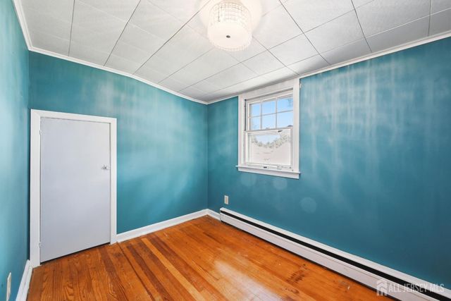 42 Brookwood Road, Spotswood, NJ 08884
