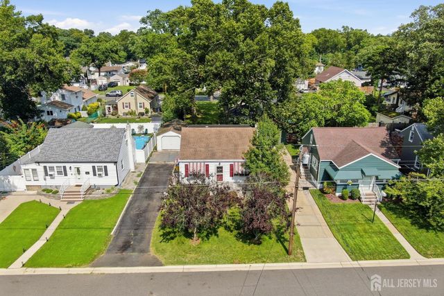 42 Brookwood Road, Spotswood, NJ 08884