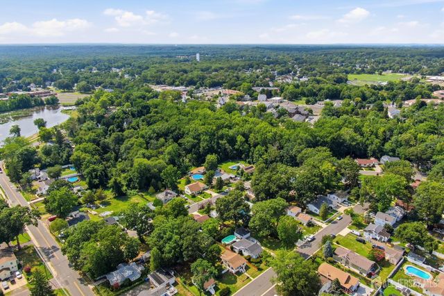 42 Brookwood Road, Spotswood, NJ 08884