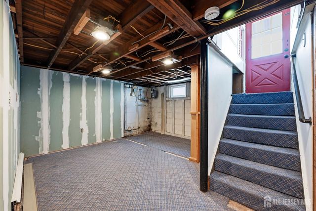 42 Brookwood Road, Spotswood, NJ 08884