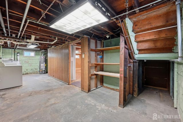42 Brookwood Road, Spotswood, NJ 08884