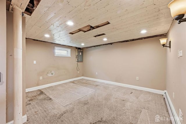 42 Brookwood Road, Spotswood, NJ 08884