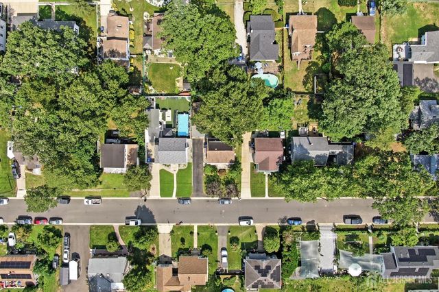 42 Brookwood Road, Spotswood, NJ 08884