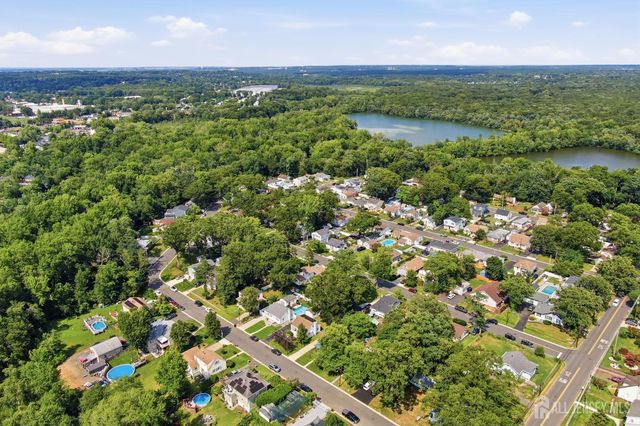 42 Brookwood Road, Spotswood, NJ 08884