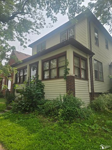 139 Perry Place Street, Wyandotte, MI 48192