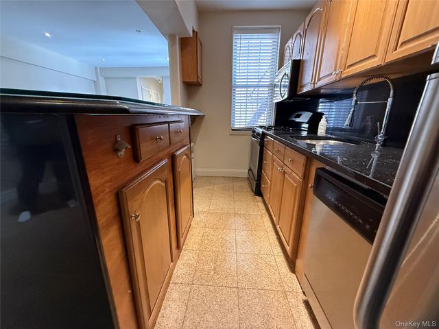 796 Bronx River Road B38, Bronxville, NY 10708