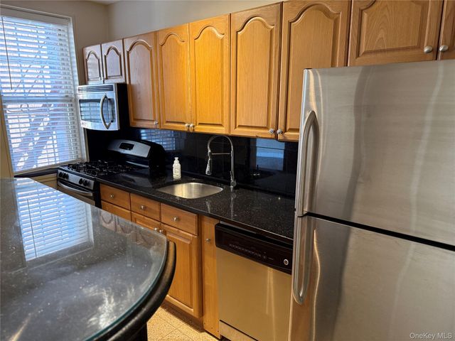 796 Bronx River Road B38, Bronxville, NY 10708