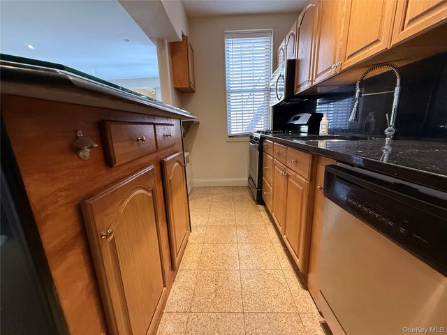 796 Bronx River Road B38, Bronxville, NY 10708