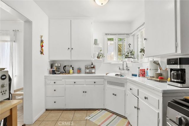 2129 N Pepper Street, Burbank, CA 91505