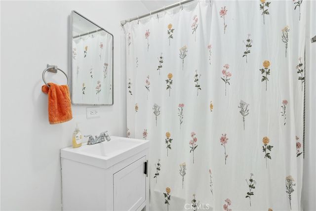 2129 N Pepper Street, Burbank, CA 91505