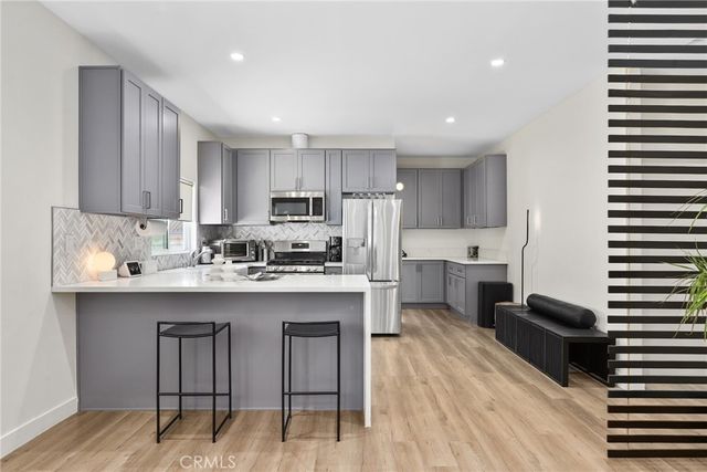 2129 N Pepper Street, Burbank, CA 91505