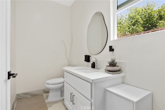 2129 N Pepper Street, Burbank, CA 91505