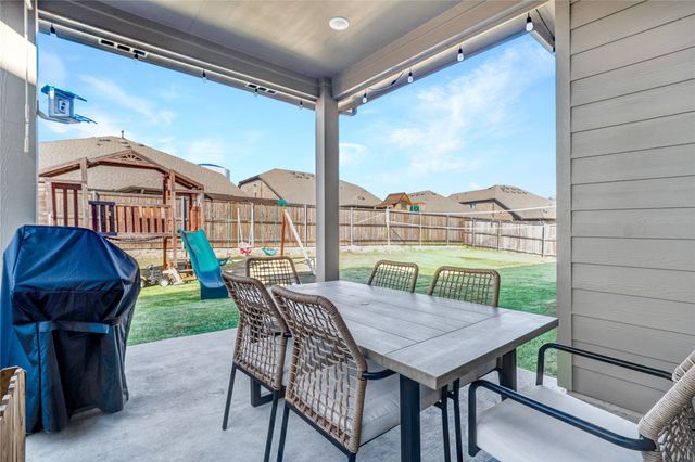 1501 White Water Way, Aubrey, TX 76227