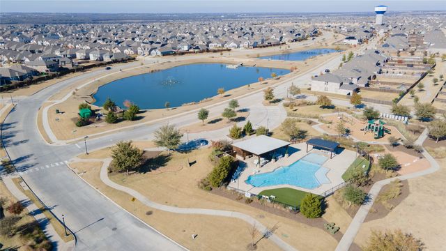 1501 White Water Way, Aubrey, TX 76227