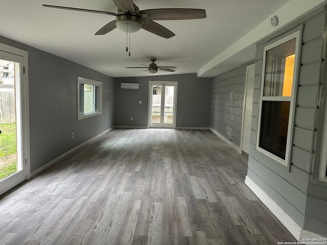 13639 oak, Universal City, TX 78148