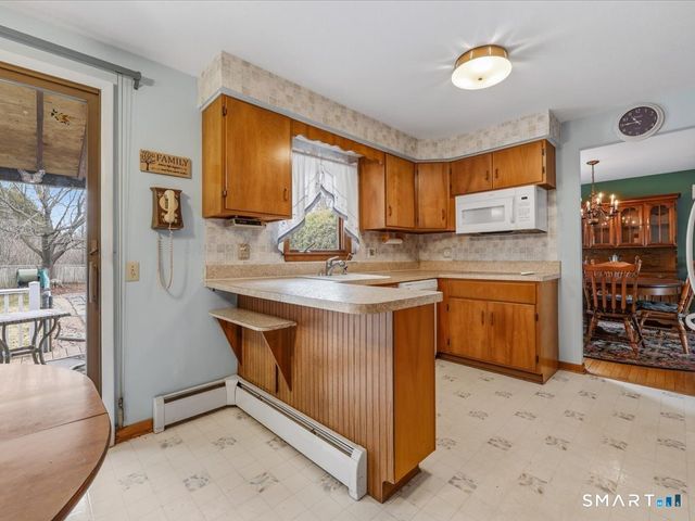 131 Oxbow Drive, Meriden, CT 06450