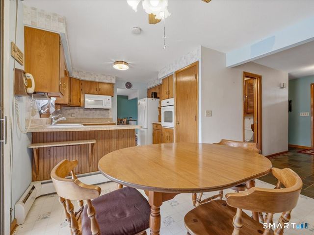 131 Oxbow Drive, Meriden, CT 06450