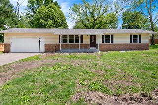 3156 North National Avenue, Springfield, MO 65803