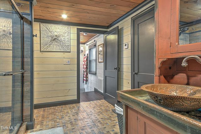 465 Broyles Lane, Bristol, TN 37620