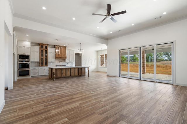 16551 Spring Lake Dr, Canyon, TX 79015