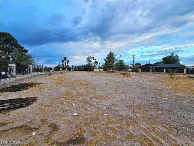3115 East Viking Road, Las Vegas, NV 89121