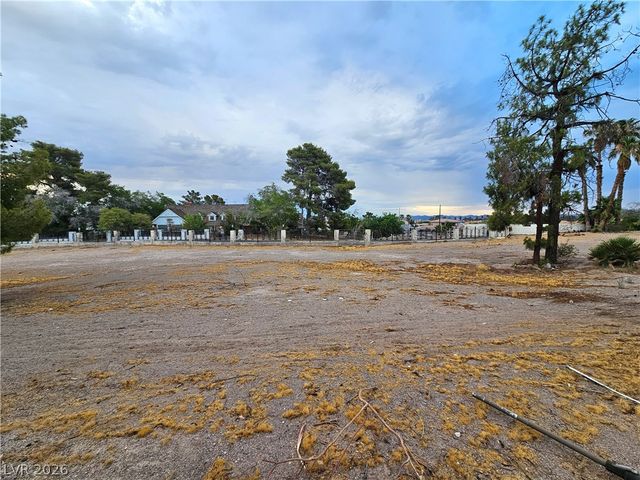 3115 East Viking Road, Las Vegas, NV 89121