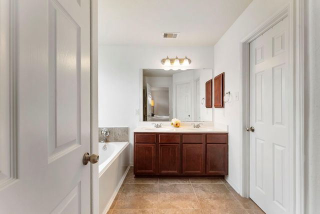 1227 Kaliste Meadow Drive, Houston, TX 77090