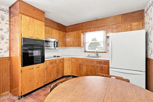 37 Lenox Avenue, Old Bridge, NJ 08857
