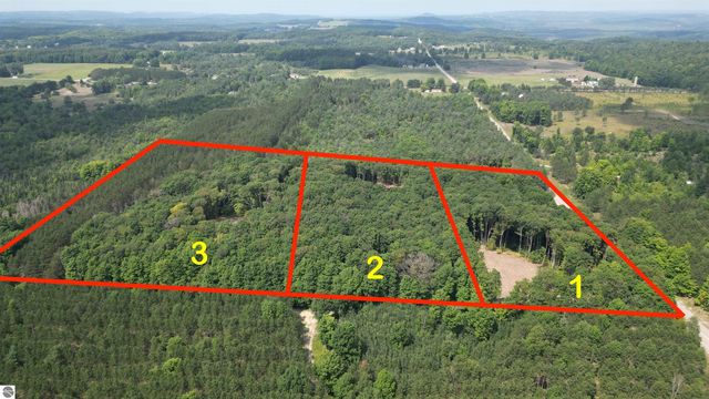 001 S Bright Road, Maple City, MI 49664