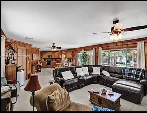 37225 SW 214th Ave, Homestead, FL 33034