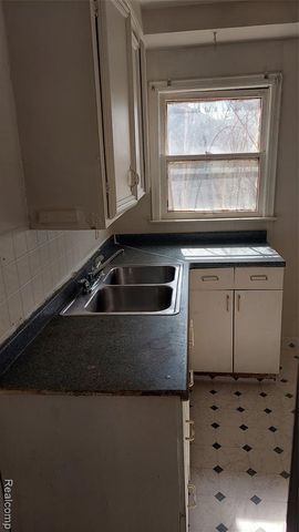 19192 Eureka Street, Detroit, MI 48234