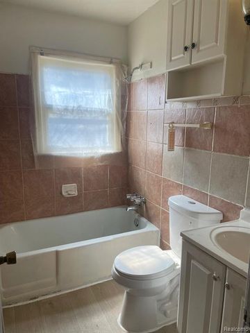 19192 Eureka Street, Detroit, MI 48234