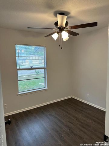 7211 Westglade Dr, San Antonio, TX 78227