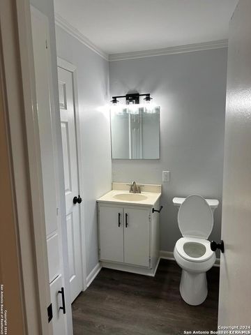 7211 Westglade Dr, San Antonio, TX 78227
